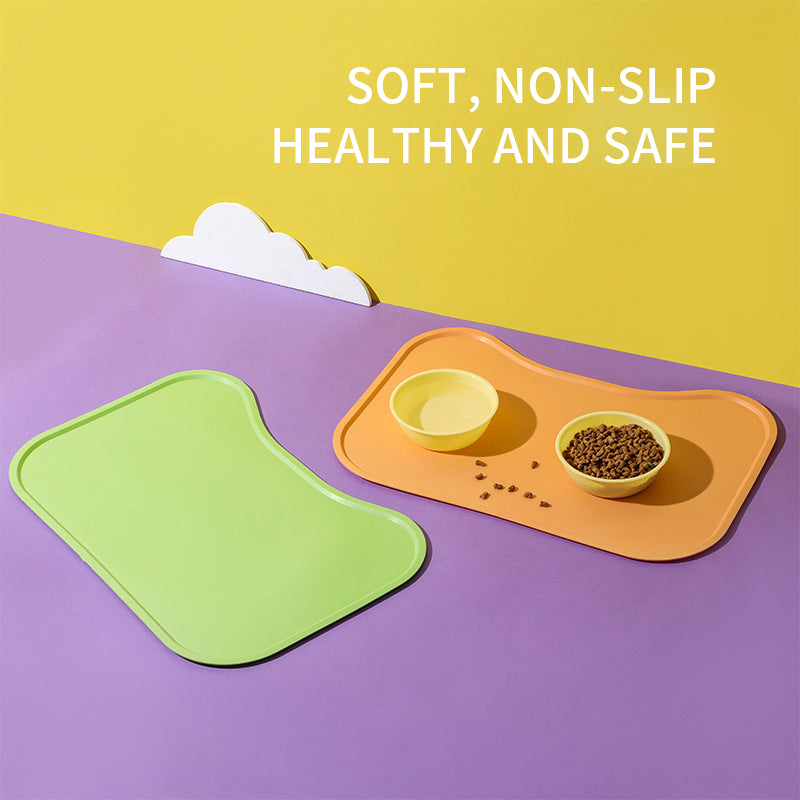 Snaggoo cat food mat, non-slip silicone base detail